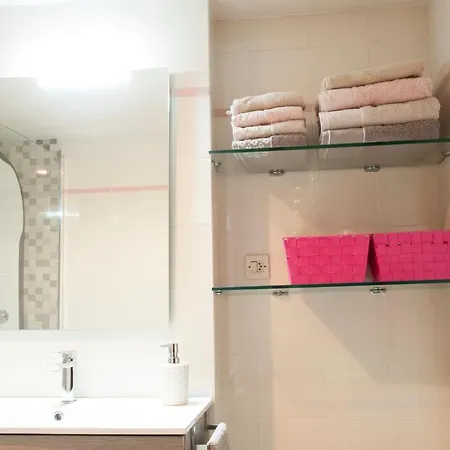 Apartamento Araceli Proximo A Clinica Oftalmologica Fdez Vega Apartment *
